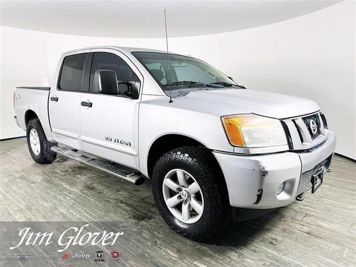 2013 Nissan Titan SV