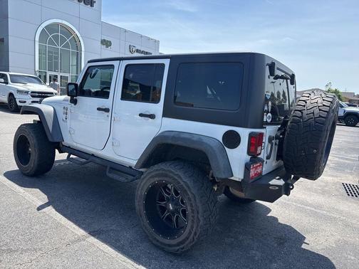 Bright White Clearcoat 2018 Jeep Wrangler JK Unlimited Sport