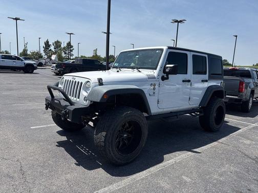 Bright White Clearcoat 2018 Jeep Wrangler JK Unlimited Sport