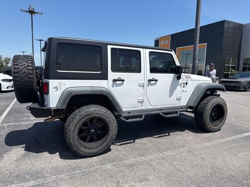 Bright White Clearcoat 2018 Jeep Wrangler JK Unlimited Sport