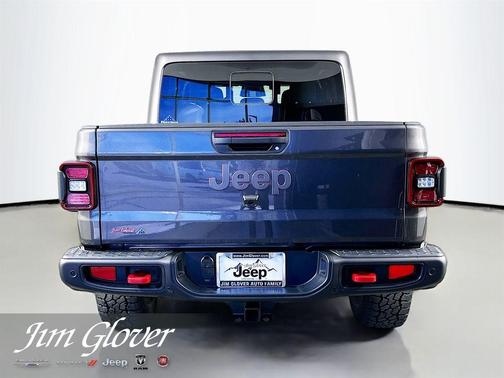Granite Crystal Clearcoat Metallic 2026 Jeep Gladiator Rubicon