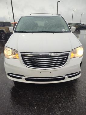 2016 Chrysler Town & Country Touring