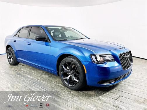 2023 Chrysler 300 Touring