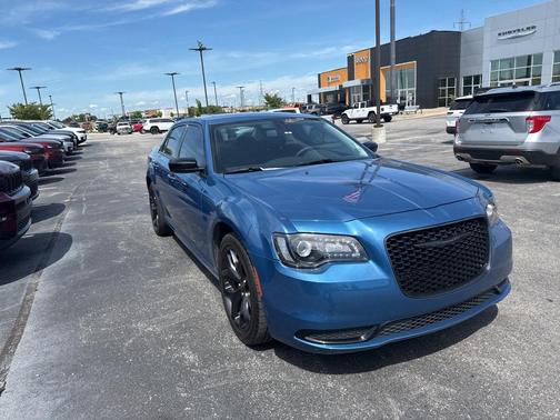2023 Chrysler 300 Touring
