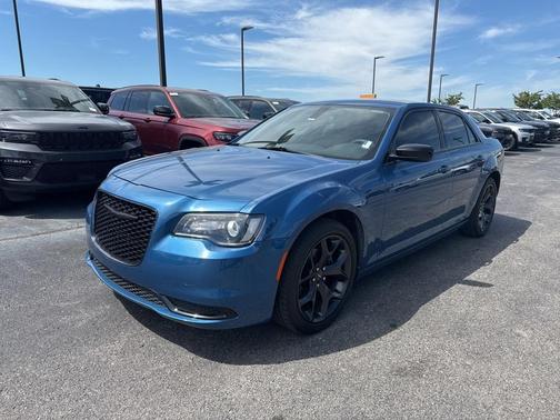 2023 Chrysler 300 Touring