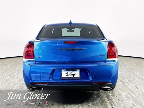 2023 Chrysler 300 Touring
