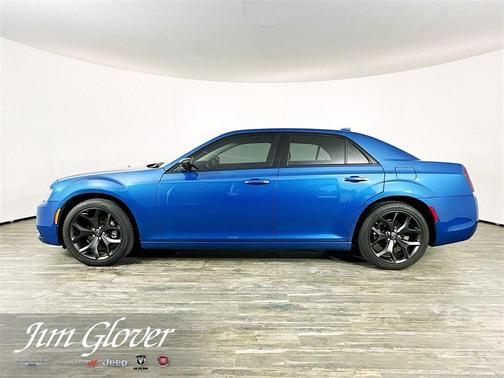 2023 Chrysler 300 Touring