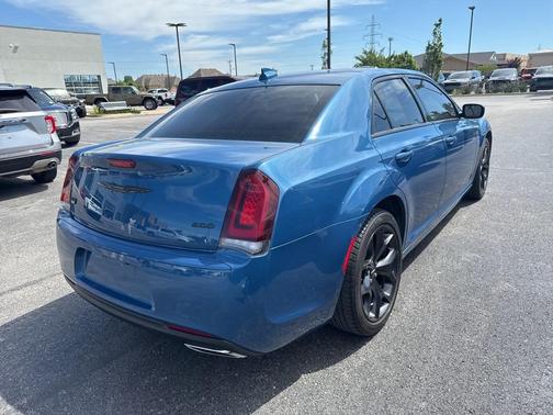 2023 Chrysler 300 Touring