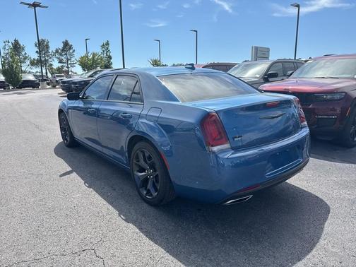 2023 Chrysler 300 Touring
