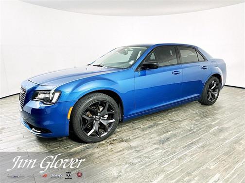 2023 Chrysler 300 Touring