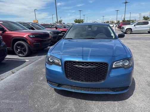 2023 Chrysler 300 Touring