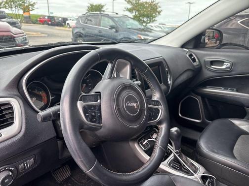 White Clearcoat 2018 Jeep Compass Latitude