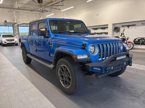 Hydro Blue Pearlcoat 2023 Jeep Gladiator Overland