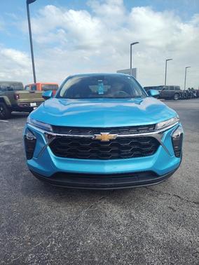 2025 Chevrolet Trax LS