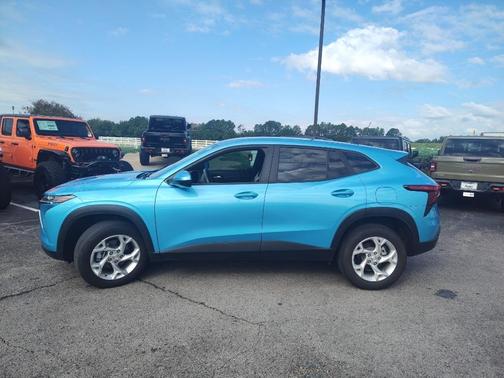 2025 Chevrolet Trax LS