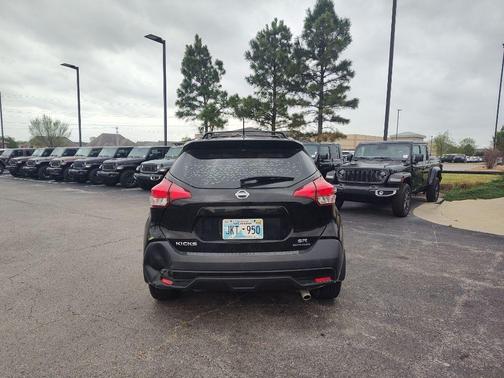 2018 Nissan Kicks SR