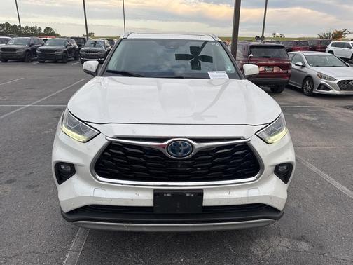 2021 Toyota Highlander Hybrid Platinum