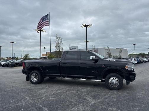 Diamond Black 2022 RAM 3500 Laramie