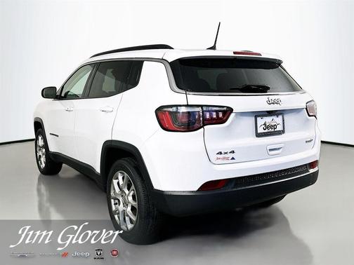 Bright White Clearcoat 2022 Jeep Compass Latitude Lux