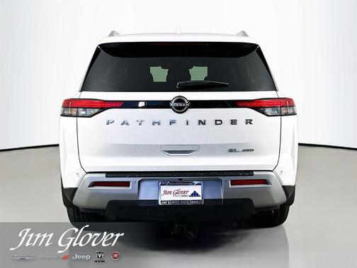 White 2024 Nissan Pathfinder SL