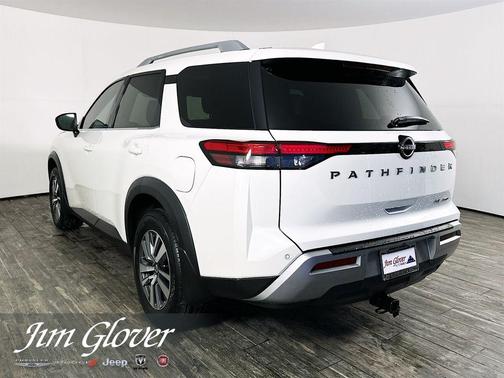 White 2024 Nissan Pathfinder SL