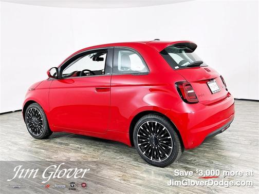2024 FIAT 500e Base