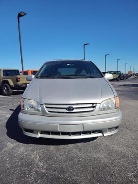 2002 Toyota Sienna LE