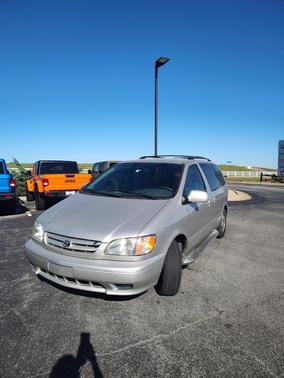 2002 Toyota Sienna LE