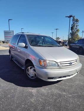 2002 Toyota Sienna LE