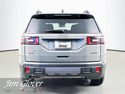 Sting Gray Clearcoat 2026 Jeep Cherokee LAREDO/LIMITED