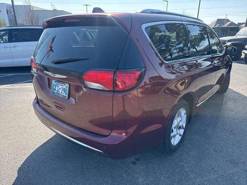 Velvet Red Pearlcoat 2020 Chrysler Pacifica Touring-L