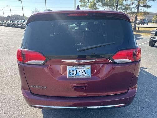Velvet Red Pearlcoat 2020 Chrysler Pacifica Touring-L