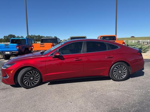 2023 Hyundai SONATA Hybrid Limited