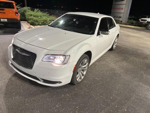 2019 Chrysler 300 Touring