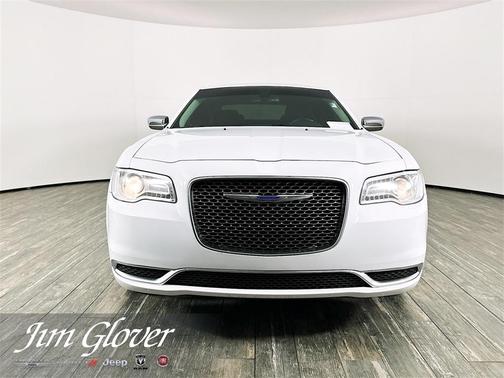 2019 Chrysler 300 Touring