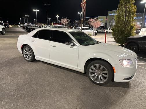 2019 Chrysler 300 Touring