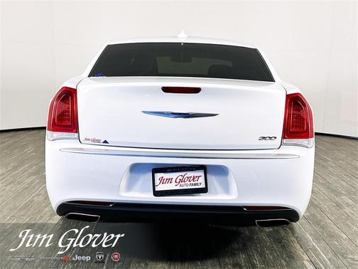 2019 Chrysler 300 Touring