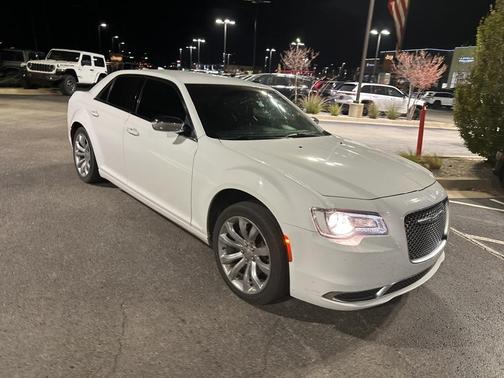 2019 Chrysler 300 Touring