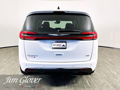 2024 Chrysler Pacifica Touring-L