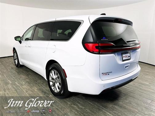 2024 Chrysler Pacifica Touring-L