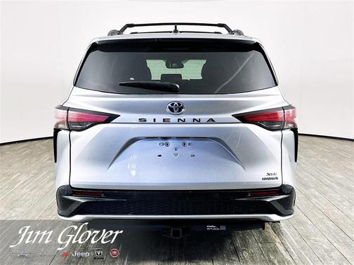 2021 Toyota Sienna XSE 7 Passenger