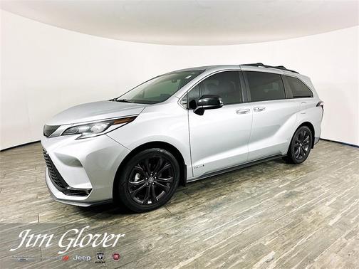 2021 Toyota Sienna XSE 7 Passenger