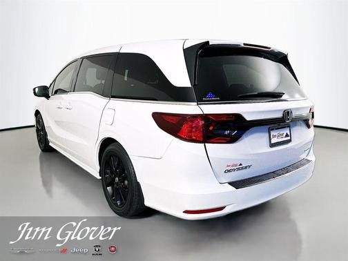 White 2023 Honda Odyssey Sport