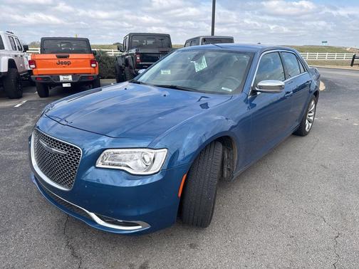 2021 Chrysler 300 Touring