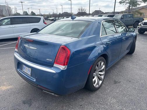 2021 Chrysler 300 Touring