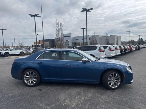 2021 Chrysler 300 Touring