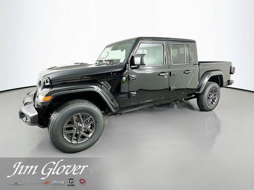 Black Clearcoat 2026 Jeep Gladiator Sport