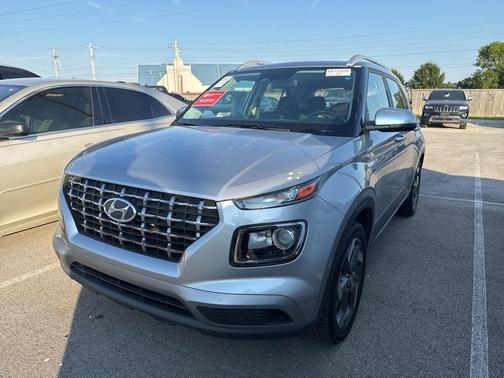 2024 Hyundai VENUE SEL