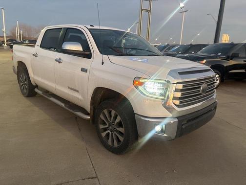 2018 Toyota Tundra SR5