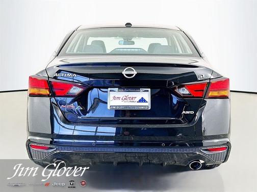 Black 2025 Nissan Altima SL